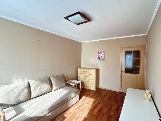 М. Лівобережна! 1кімн.кв.35м2,вул.Куліша,15 Киев