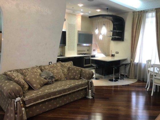 Оренда 3- х кімнатної квартири по вул. Хрещатик 15 ( Пасаж)