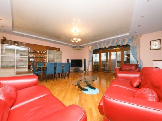 4-кімнатна квартира по вул. Назарівська 7Б. м.Університет Київ