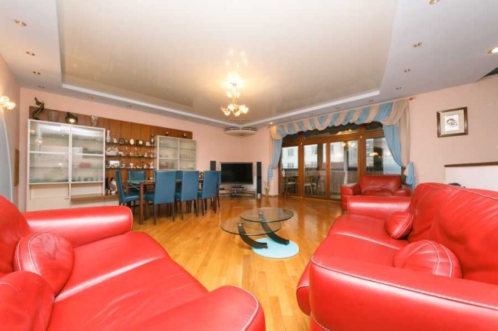 4-кімнатна квартира по вул. Назарівська 7Б. м.Університет - фото 1