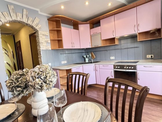 Оренда простороі  2 кімнатної квартири пр-т Петра Григоренка 1 Позняки Киев