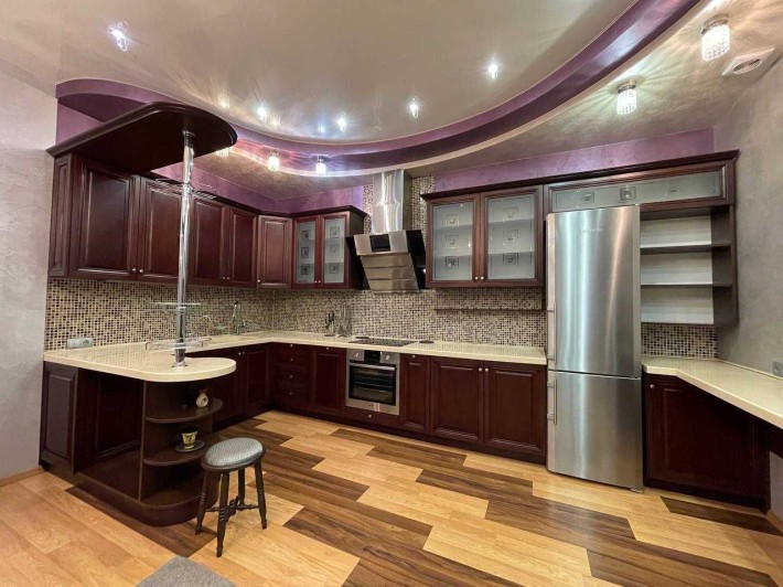 Сдам комфортную квартиру 80кв.м. в ЖК Кировский/Центр/Парк Глобы! - фото 1