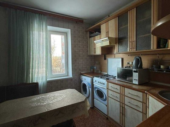 Здається в оренду трикімнатна квартира в центрі міста, по вул. Гончій! Чернигов