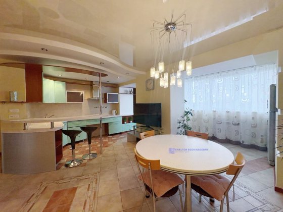 Здам велику 2ккв, в новому будинку, Робоча