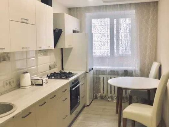 Сдам хорошую двухкомнатную квартиру на Победе Днепр