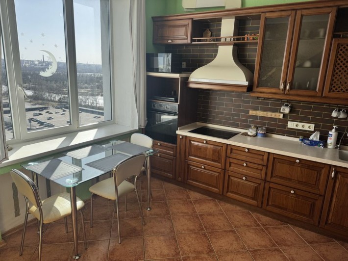 Сдам видовую 3 ком кв на ж/м Фрунзенский - фото 1