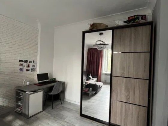 Здається 2х кімн квартира в центрі Запорожье