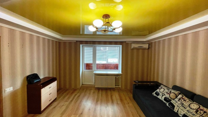 Здам 1-кімнатну квартиру на ж/м Червоний Камінь, вул. Савкіна, 6 - фото 1