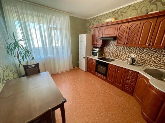 Оренда добротної, просторої 1-кім. квартири.