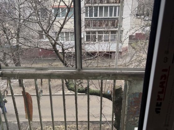 Оренда 2 кімнатної квартири за комунальні послуги вул. Космічна 102А Запорожье