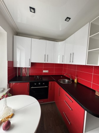 Здам  1 кім. з автономним опаленням, ремонтом,  меблями і технікою - фото 1