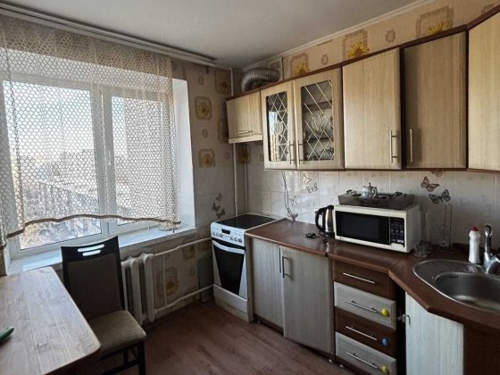 Оренда 2к квартири на Космонавтів