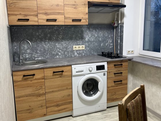 Севастопоьскій площа, 2 кімнатна квартира, газ,  вул Повітряних сил. Киев