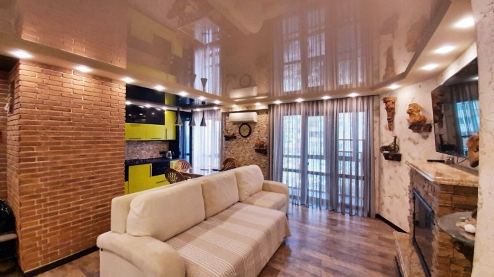 Здається 3-и кімнатна видова квартира,  р-н Шатила - фото 1