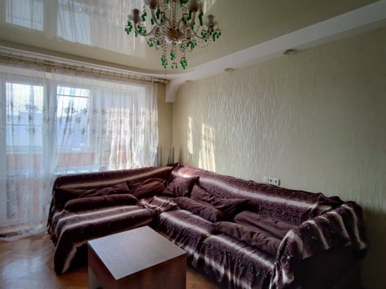 Сдам 2 ком квартиру на  4  победе Днепр