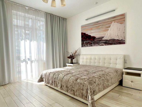 Печерськ, Є. Коновальця 44-А, 2-х кімнатна 78 кв.м. Генератор,Інвертор Киев