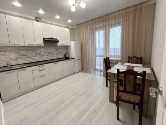 Здається 1-но кімнатна квартира з новим ремонтом, технікою меблями АГВ Винница