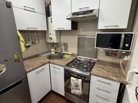 Здам 3-кімнатну квартиру на Титова