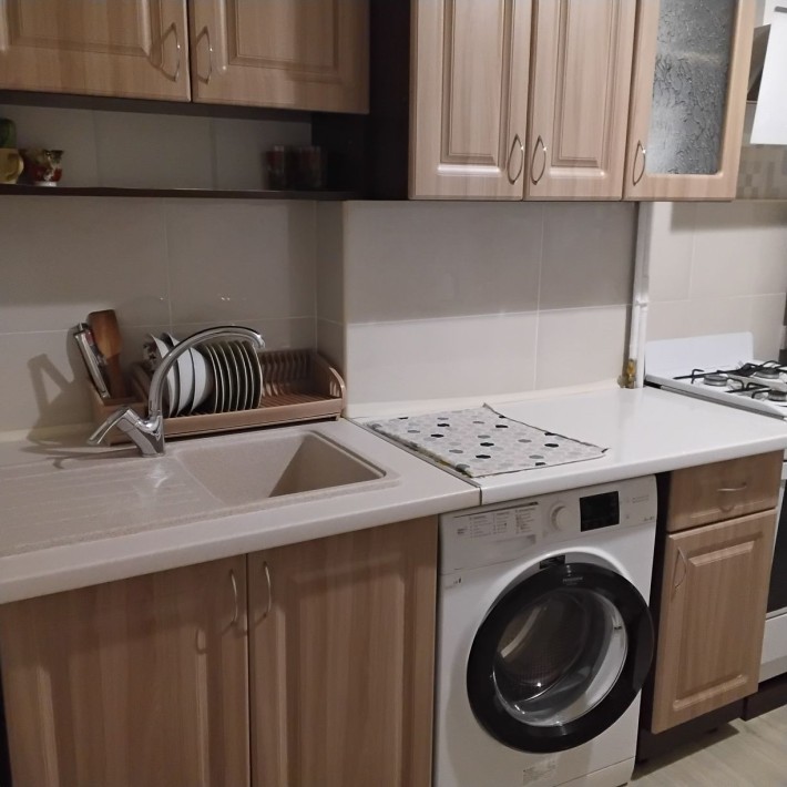 Сдам уютную 3 к. Квартиру на ж/м Фрунзенском - фото 1