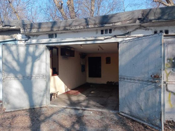 Продам гараж на Соцгороде. Каменское