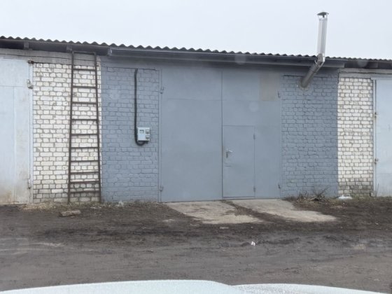 Великий гараж під СТО Глухов