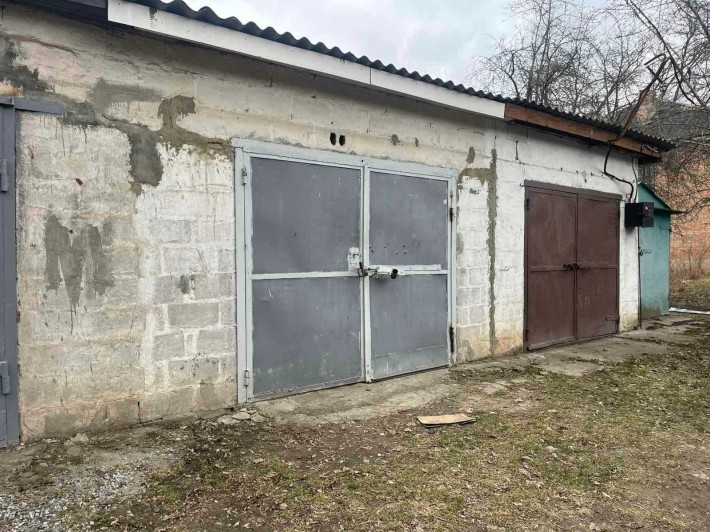 Продається  капітальний  гараж район  11 школи - фото 1