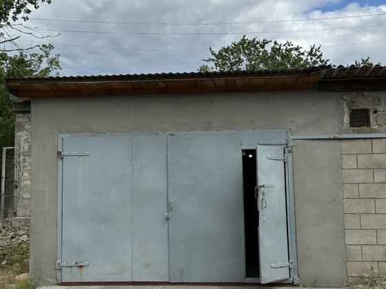 Продам гараж  район ж. д рынка по ул Киевская Изюм