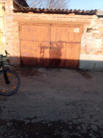 Гараж в центрі на заливній - фото 1