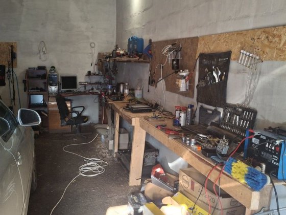 Гараж продаєця в центрі міста Староконстантинов