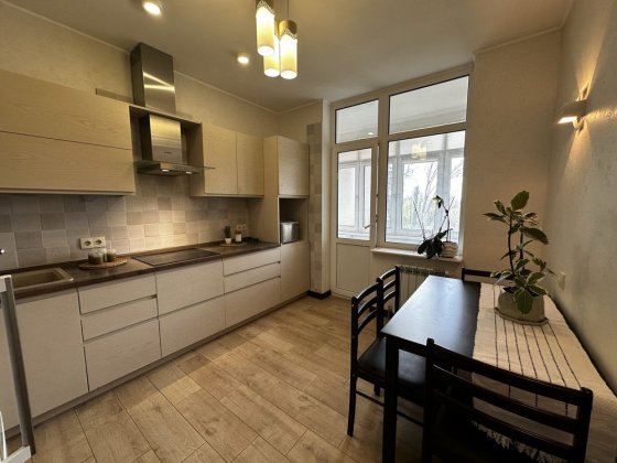 Зелений Острів 2, посольство США, Сікорського 4б. Берестейська Київ