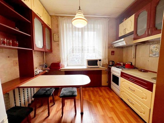 Сдам 3-х комнатную  в Центре, Сичеславская Набережная 37.