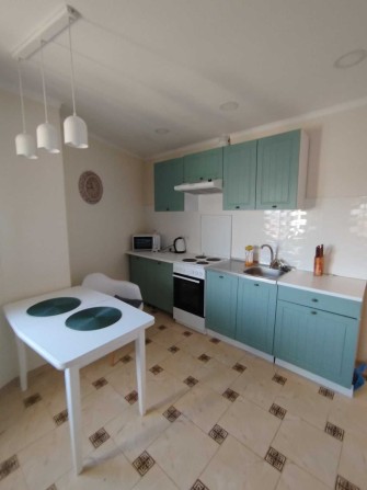 Здається 1-но кімнатна великогабаритна квартира в Центрі міста, все є. - фото 1