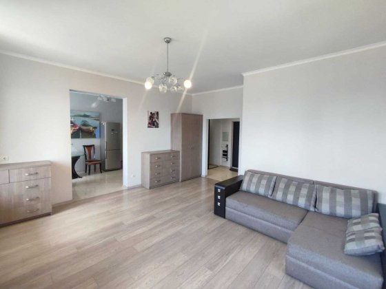 1к, 65м2, вул. Срібнокільська 3В, метро Позняки 3 хв, Дарницький район Київ