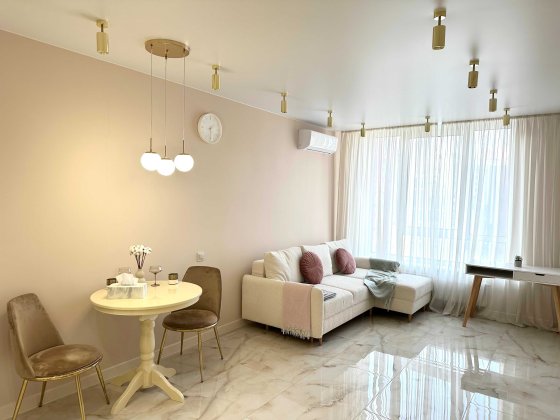 Олександра Олеся ЖК Варшавський Плюс Оренда чудової квартири Киев