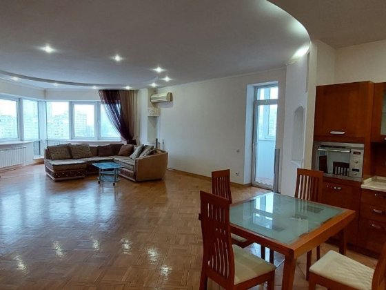 Без%¡! Сдаю 4 комн.кв. на Лескова, 1а Киев