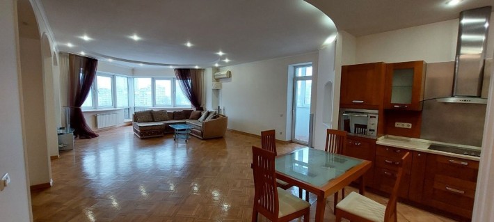 Без%¡! Сдаю 4 комн.кв. на Лескова, 1а - фото 1