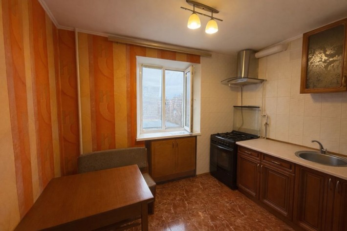 Сдам 3-комнатную квартиру на Малиновского! Газ! На долгий срок! - фото 1