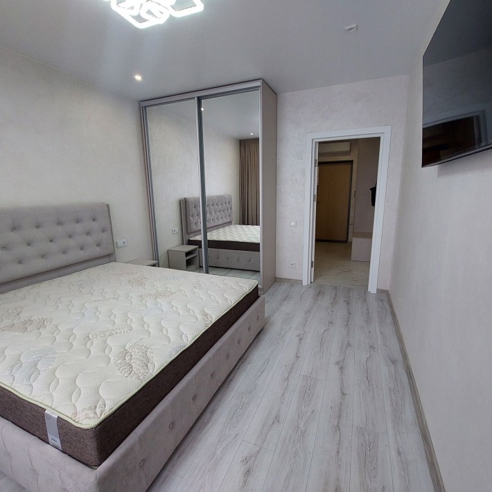 Сдаётся однокомнатная квартира в ЖК Скай Сити Первая Сдача - фото 1