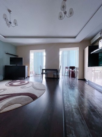 Сдам квартиру 3 комнаты и гостиная в жк Каскад Днепр арена - фото 1