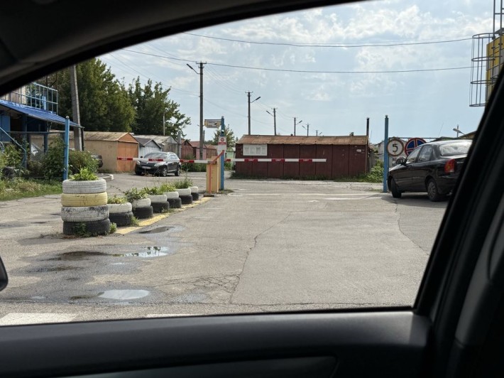 Гараж ГК 1 . Симона Петлюри . Поруч з пожежною частиною та КЛО - фото 1