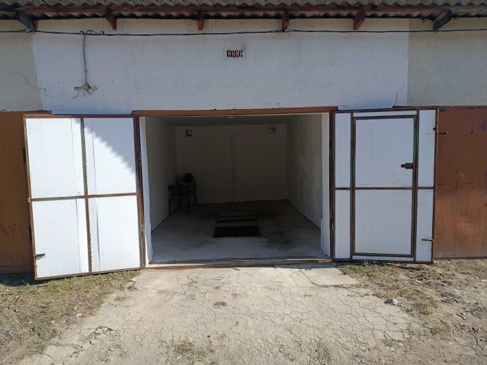 Продається гараж по вул. 24 Серпня. - фото 1