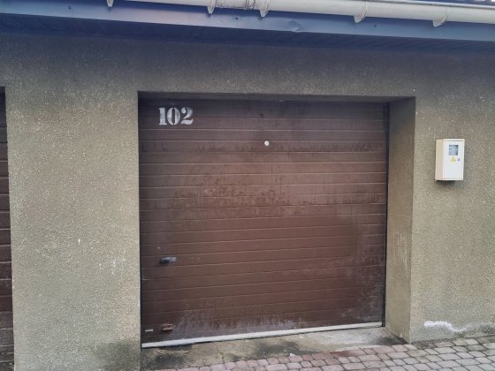 Продається гараж вул Целевича, квартал різдвяний, автоматичні ворота. Івано-Франківськ