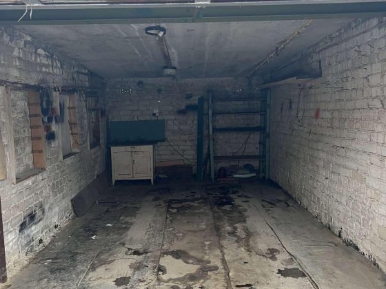 Продам  гараж в кооперативе " Новый" район " Метро"  и  " Эпицентр" Кривой Рог