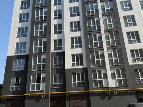 Кутовий гараж з потенціалом під бізнес! Івано-Франківськ