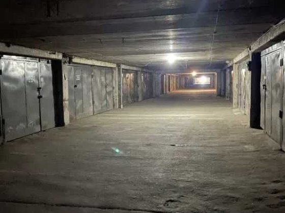 гараж бокс кінцева Г. Крут  "АВТОЛЮБИТЕЛЬ" на 1-му поверсі  внутрішний Сумы