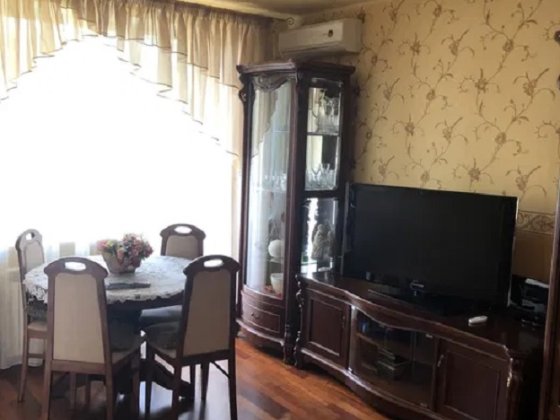 Продаж 3-к квартири вул Єреванська 13  Солом'янський район Київ