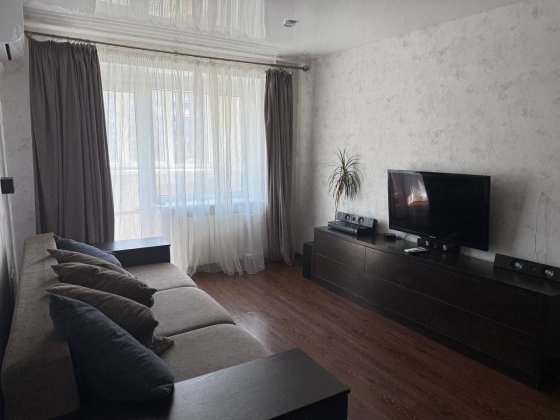 2к Левка Лукьяненка 39/41, Нагорный Днепр