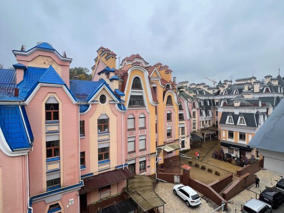 Світла 4-кімнатна квартира (160 м2) Воздвиженка, Поділ Киев