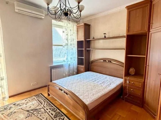 Сдам 4к квартиру на ул. Шевченко 18, Центр Днепр