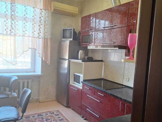 Сдам в оренду просторную 1-комнатную квартиру